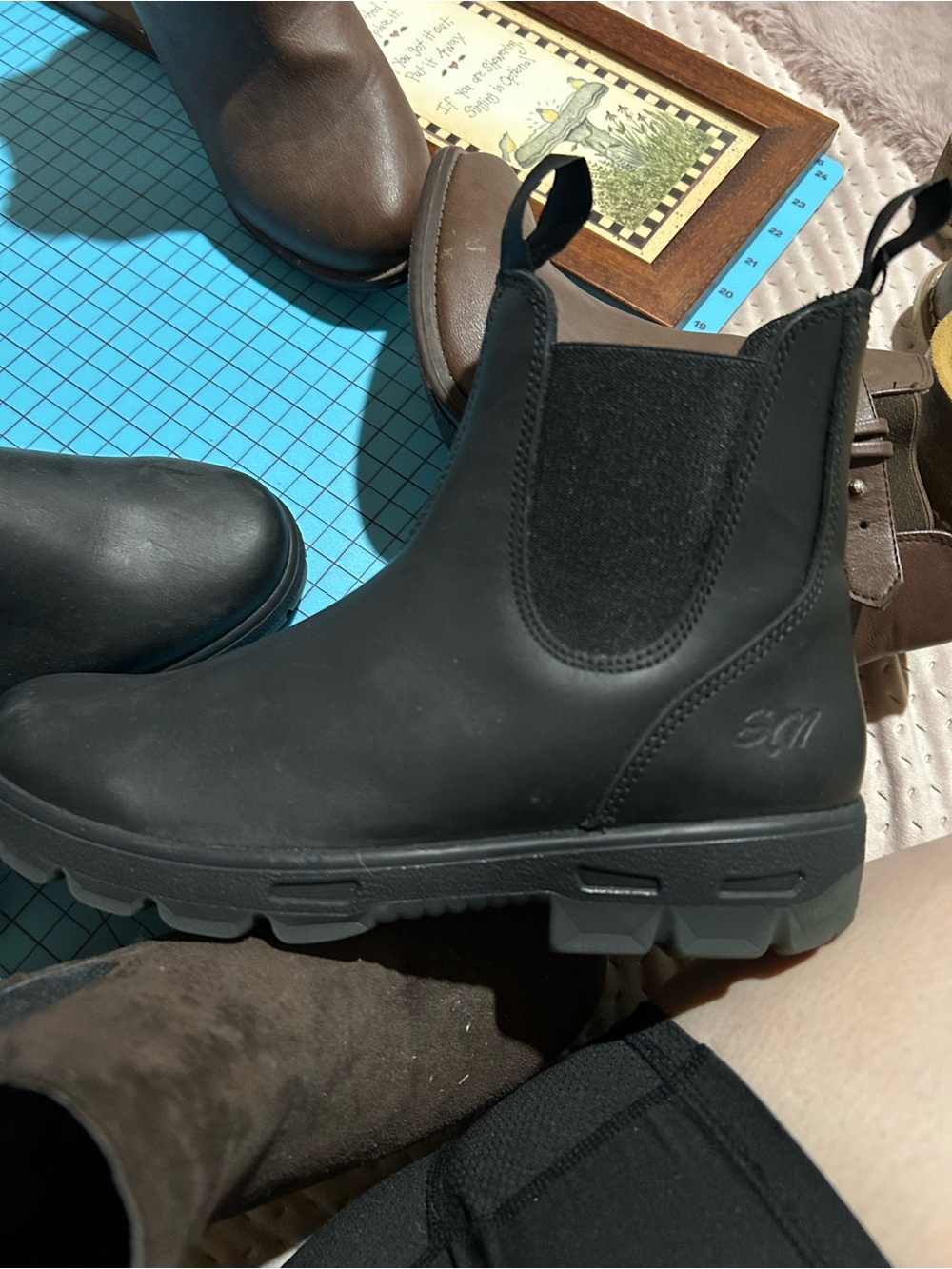 SoftMoc Black Chelsea Boots